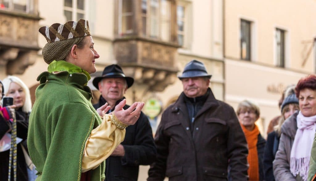 Herzogin Agnes führt durch die Stadt - Tourismus in Deggendorf