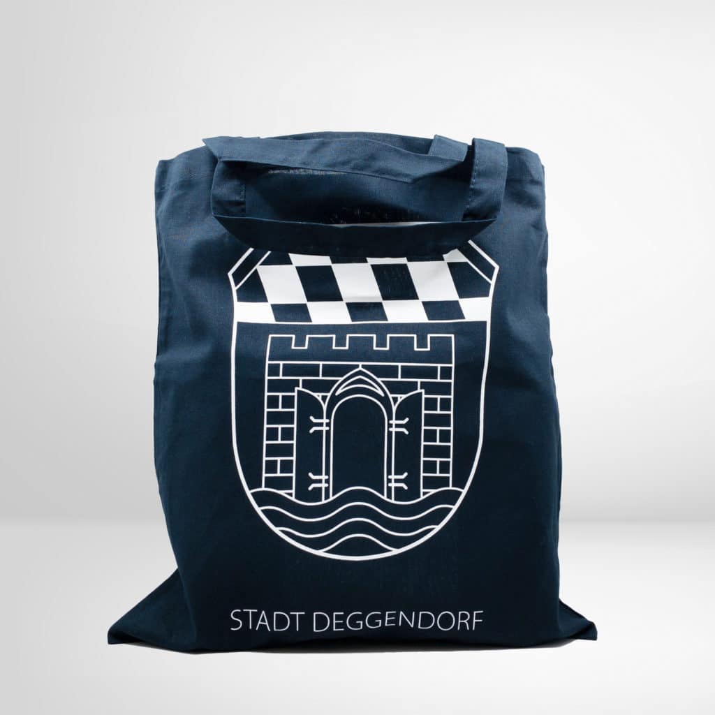 Dunkelblaue Stofftasche mit den Wappen von Deggendorf aus dem Regionalshop Deggendorf